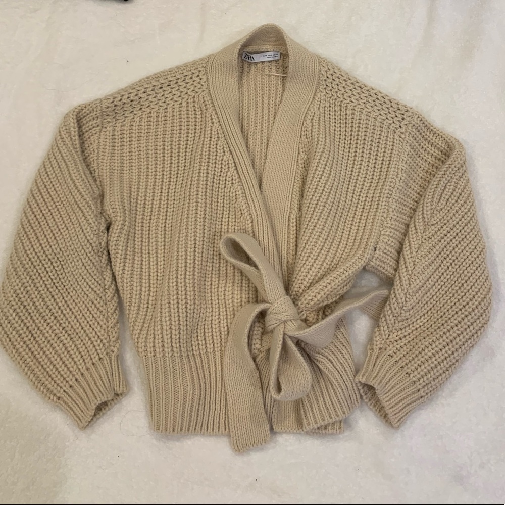 Zara oatmeal colored sweater with front tie
